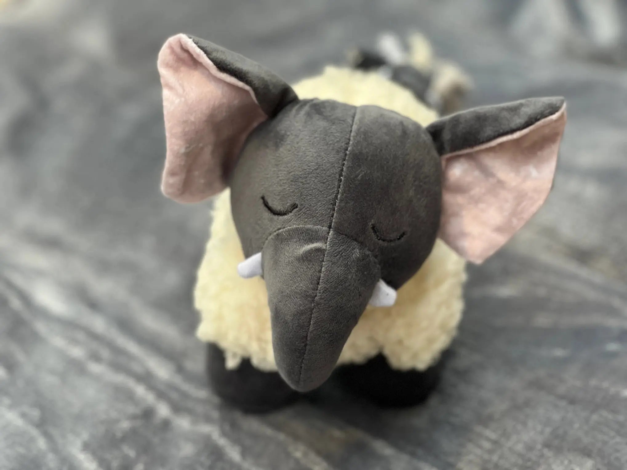 Jouet pour chien en peluche éléphant - Paws the Planet Biscuit Rex